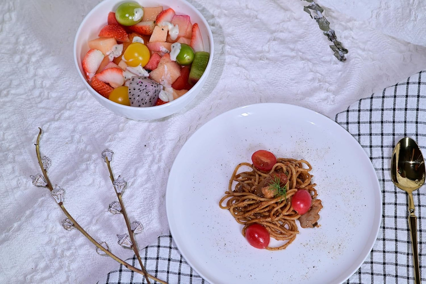 Lily Bone Dinnerware Set, 16 Pieces