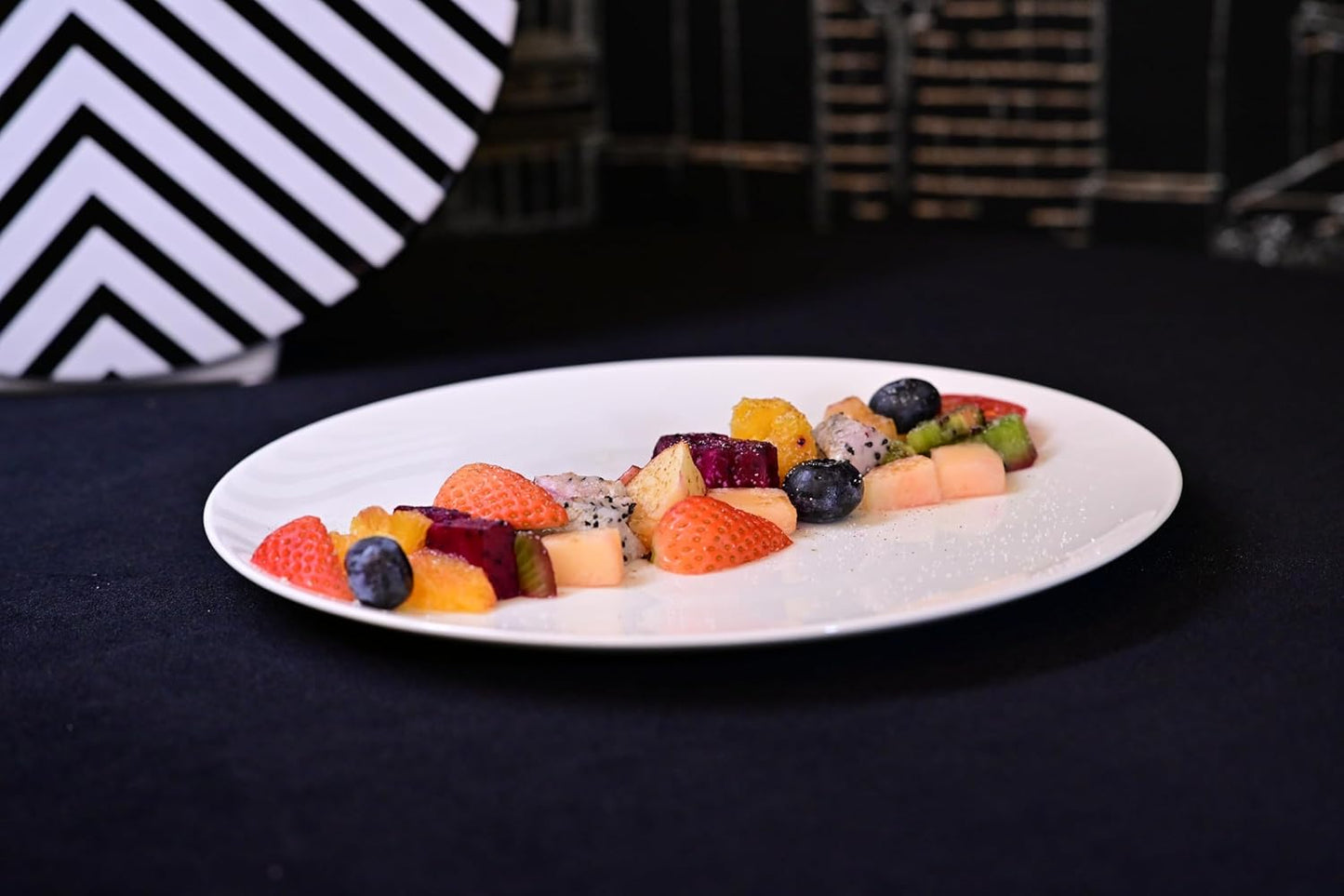 Lily Bone Dinnerware Set, 16 Pieces